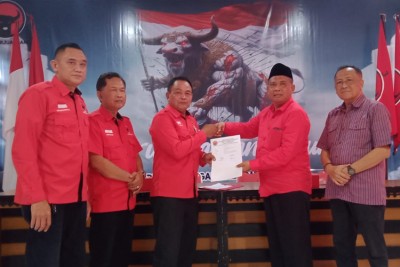 Eks Sekda Sleman Harda Kiswaya Resmi Daftar Bacabup Sleman 2024 Lewat ...