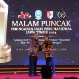 Pj Bupati Jombang Raih Creative Regional Head di Ajang PWI Jatim Award 2024