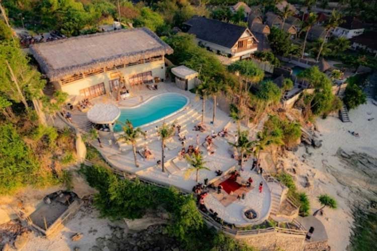 Penampakan Suku Beach Club Nusa Ceningan Bali yang mempesona. (Foto: Susi/TIMES Indonesia)