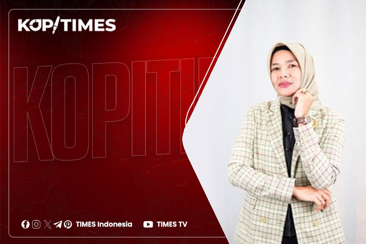 Adhe Riatin, Magister Ilmu Komunikasi Usahid, Profesional Trainer Bidang Public Speaking and Communication dan Life Coach
