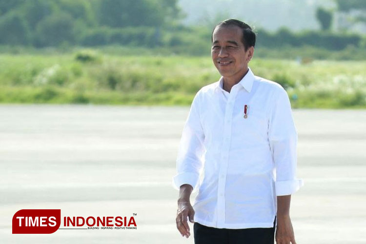 Presiden Joko Widodo (Jokowi) saat tiba di Bandara Banyuwangi. (FOTO: Humas Pemkab Banyuwangi for TIMES Indonesia)