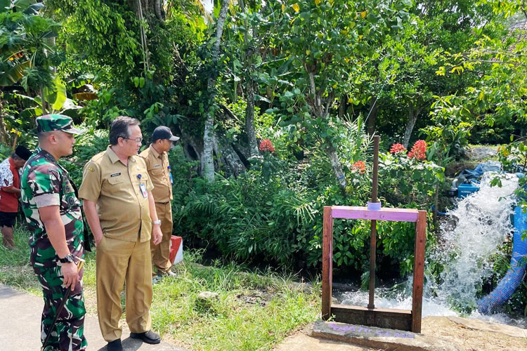 Bantuan Pompa untuk Olah Tanah Kering di Malang Selatan