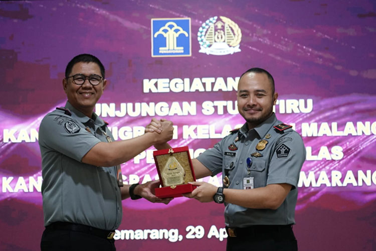 Kegiatan Kantor Imigrasi Kelas I TPI Malang melakukan studi tiru ke Kantor Imigrasi Kelas I TPI Semarang pada Senin, 29 April 2024. (Foto: Imigrasi Kelas I TPI Malang)