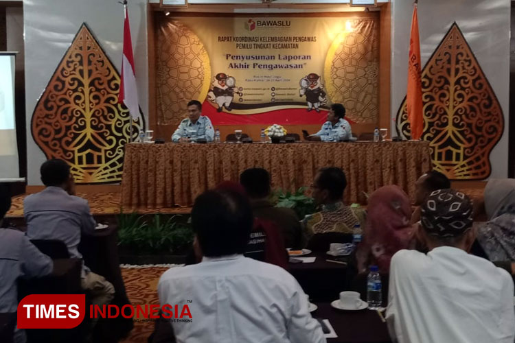 Rapat koordinasi jajaran Bawaslu Bantul terkait evaluasi pengawasan pemilu (foto Edis /Times Indonesia)