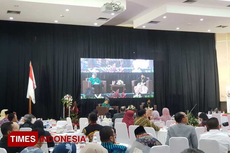 Gelaran Simposium Nasional yang digelar STIE Malang Kucecwara, Kamis (2/5/2024)Foto B: Rektor Institut ASIA Malang, Risa Santoso (Foto: Achmad Fikyansyah/TIMES Indonesia) 