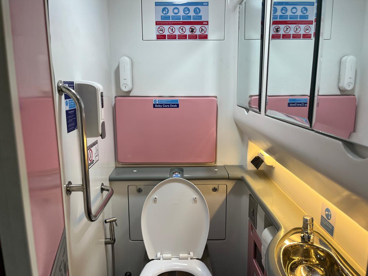 Toilet-Kereta-2.jpg