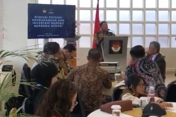 Bupati Pulau Taliabu, Aliong Mus saat paparkan potensi Daerah. (FOTO: Dok. Pemda Taliabu for TIMES Indonesia)
