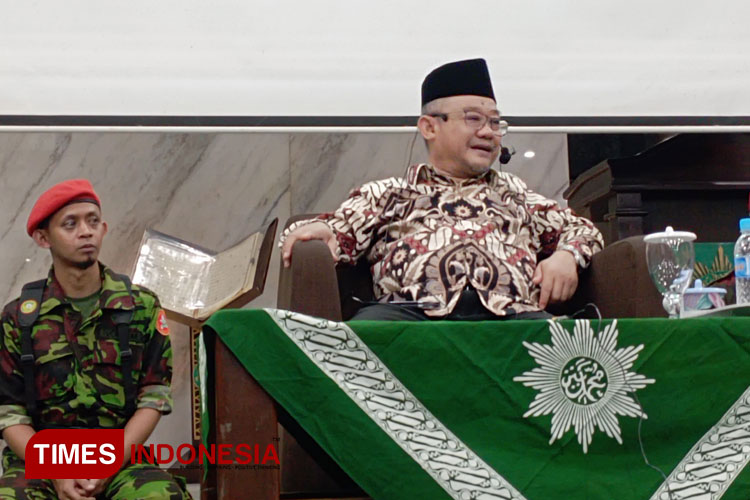 Muhammadiyah dalam Kepemimpinan Nasional Baru, Mendukung dengan Kritik Konstruktif