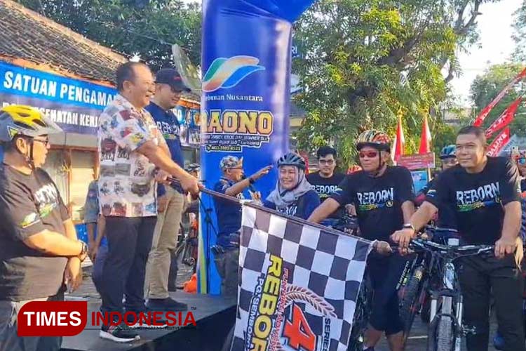 Bupati Jember Hendy Siswanto melepas ribuan peserta FBA ke-4 PG Semboro. (M. Abdul Basid/TIMES Indonesia)