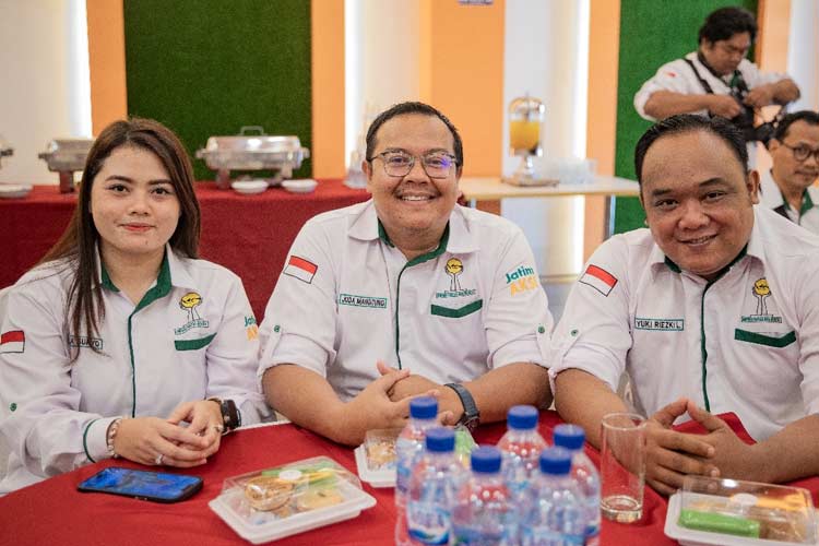 Judo mantan Ketua BPC Hipmi bersama Yuki ketua terpilih pada Muscab ke 3 Kota Probolinggo. (Foto: Hipmi for TIMES Indonesia)