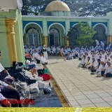 Latihan Manasik Haji Serentak Diikuti 1692 CJH, Ada Jemaah dengan Bantuan Kursi Roda