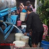 Dampak Kebocoran Pipa, Pemkot Surabaya Gercep Terjunkan Bantuan Air Bersih
