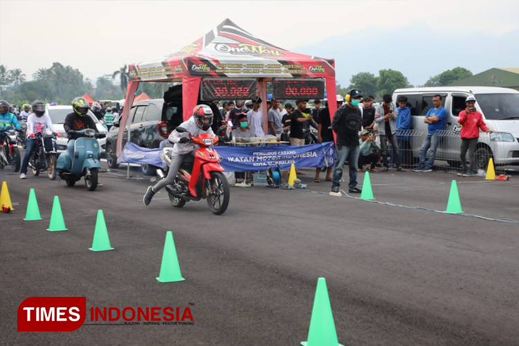 Latihan di Sirkuit Lanud Wiriadinata, Minggu (5/5/2024). (FOTO: Harniwan Obech/TIMES Indonesia)