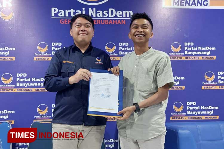 Wakil Bupati Banyuwangi, H Sugirah, SPd, MSi, alias Pakde Sugirah, mendaftar sebagai bakal calon bupati peserta Pilkada 2024 di DPD Partai NasDem Banyuwangi. (Foto: Syamsul Arifin/TIMES Indonesia)