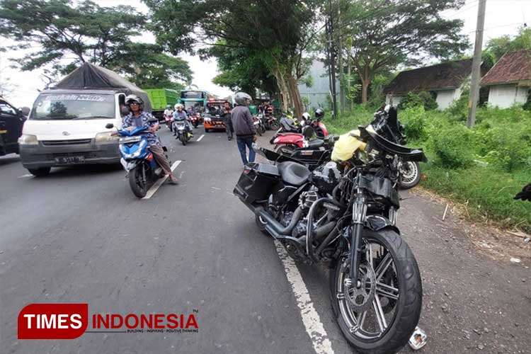 Kondisi Moge saat teerlibat laka lantas di jalan raya Desa Banjarsari, Kecamatan Tongas. (Foto: Rizky Putra Dinasti/TIMES Indonesia)