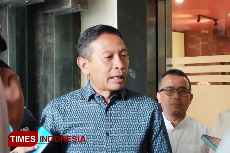 Pj Wali Kota Malang Wahyu Hidayat saat ditemui awak media. (Foto: Rizky Kurniawan Pratama/TIMES Indonesia)