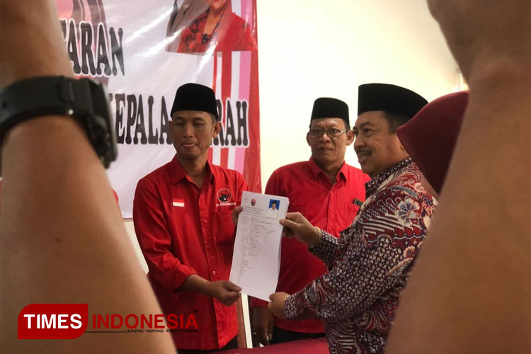 Bangun Koalisi Besar, H. Warsubi Daftar di PDIP Maju Pilkada Jombang