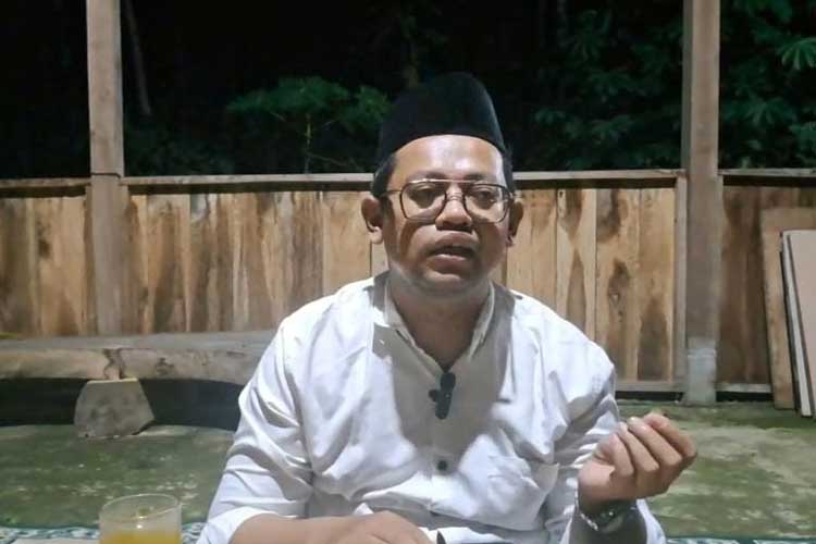 Pengasuh Majelis Taklim Al-hidayah dan Nurul Hasanah Kota Madiun, Gus Iqbal Asadin. (FOTO: Gus Gaul Channel) 