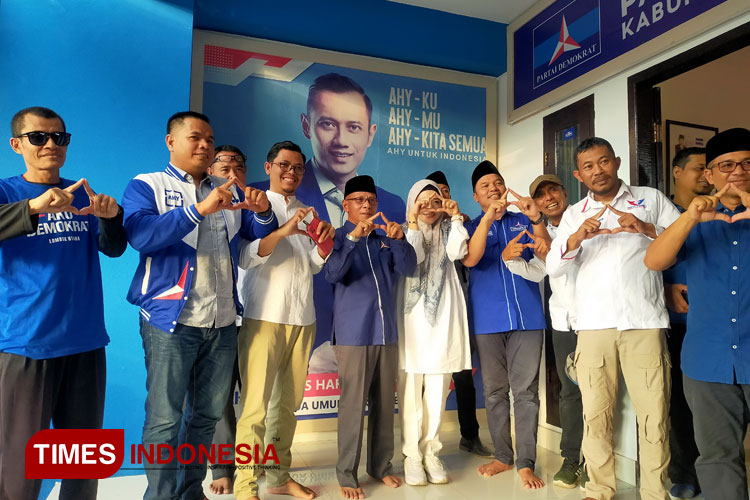 Jajaran-pengurus-DPD-Perindo-Lombok-Utara-dan-DPC-Demokrat-Lombok-Utara.jpg
