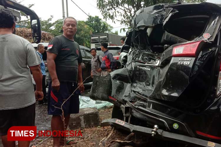 ILUSTRASI - Kecelakaan beruntun yang melibatkan 8 kendaraan terjadi di Jalan Ring Road Ahmad Yani tepatnya di Padukuhan Sokowatan, Kalurahan Tamanan, Kapanewon Banguntapan, Bantul, Rabu (5/7/2023) sekitar pukul 12.00 WIB. (Foto: Dok.TIMES Indone