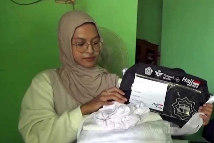 Fata Aulia Afra menjadi calon haji termuda di Madiun usia 18 tahun. (FOTO: Istimewa)