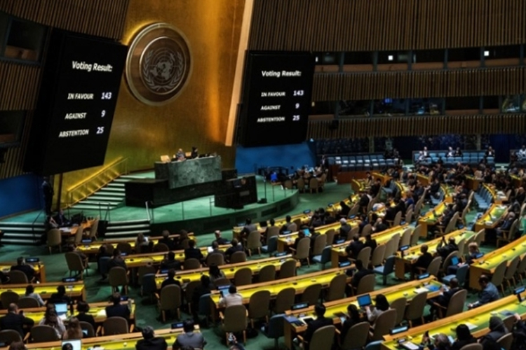 Suasana sidang Majelis Umum PBB saat pemungutan suara untuk mendukung perluasan Hak dan Keistimewaan Palestina.(FOTO: Sky News/Reuters)