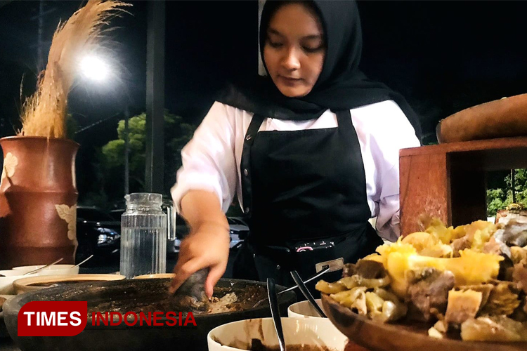 Menikmati Kuliner Street Food Nusantara di Pasar Rakyat Mojopanggung Aston Banyuwangi