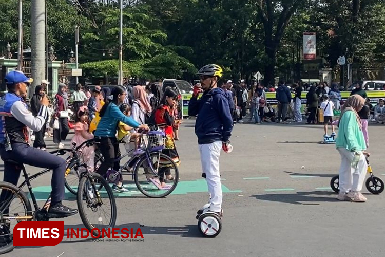 Dishub Kota Malang saat melakukan sosialisasi CFD Reborn. (Foto: Rizky Kurniawan Pratama/TIMES Indonesia)