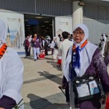 Jemaah Haji Indonesia Hindari Berjalan Kaki Tanpa Alas