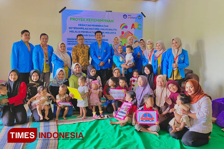 Mahasiswa PPG Prajabatan UNIPMA didampingi dosen pembimbing bersama peserta pelatihan. (Foto: Humas UNIPMA for TIMES Indonesia) 