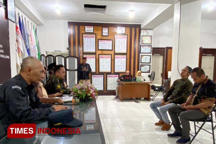 Paslon-Independen-Daftar-ke-KPU-Kota-Malang-b.jpg