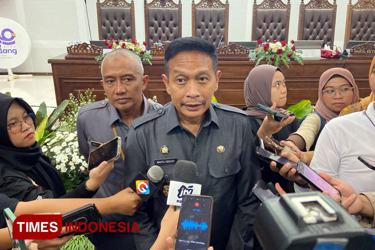 Pj Wali Kota Malang, Wahyu Hidayat saat ditemui awak media. (Foto: Rizky Kurniawan Pratama/TIMES Indonesia)