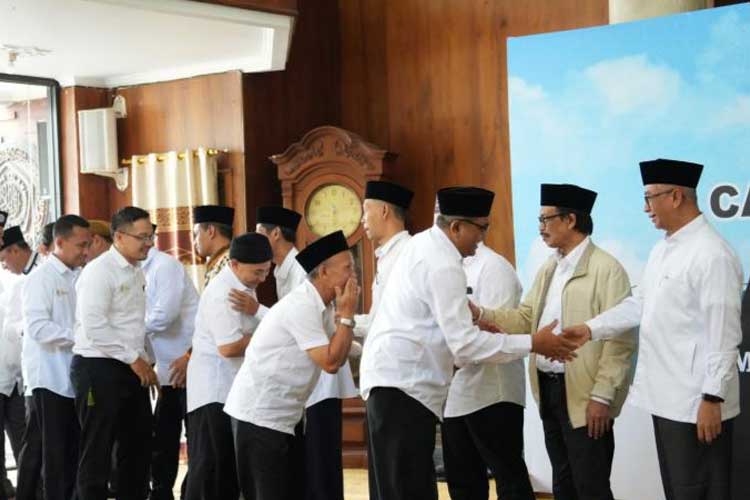 Acara pelepasan Jamaah Haji dari UIN Malang, Senin (13/5/2024). (Foto: Humas UIN Malang)
