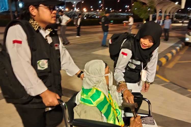 Jemaah Haji Indonesia Dihimbau Jaga Paspor dan Hindari Lakban pada Koper