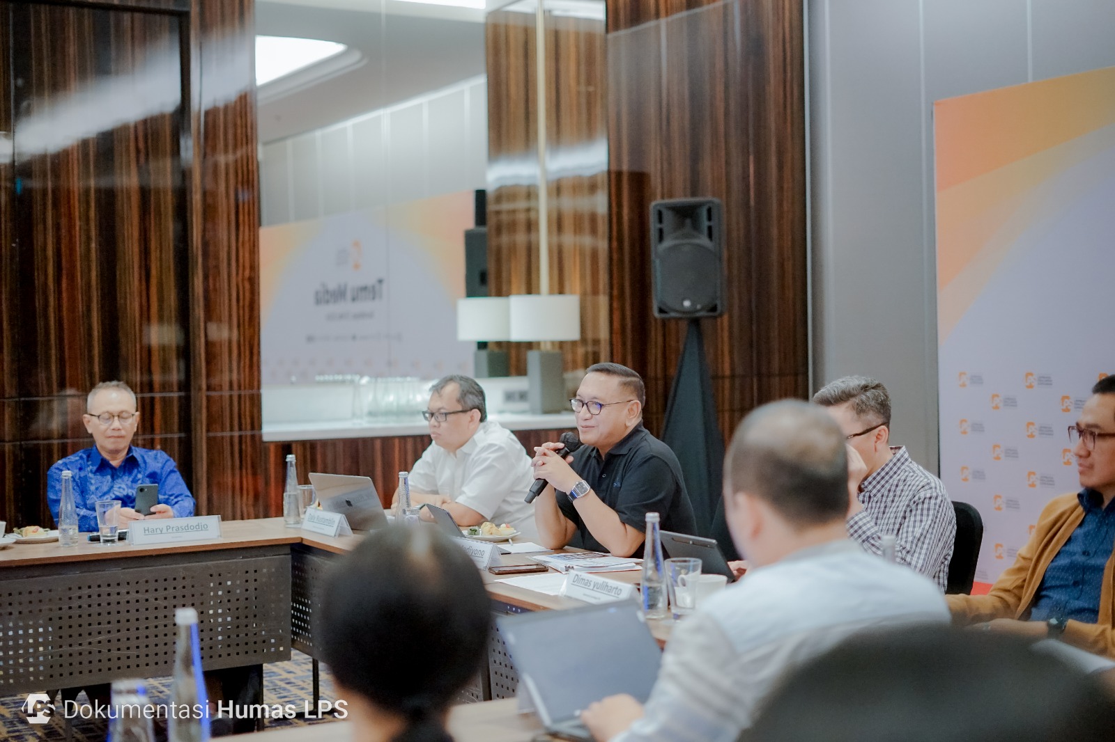 Anggota Dewan Komisioner LPS Bidang Program Penjaminan Simpanan dan Resolusi Bank, Didik Madiyono, di Acara Temu Media, dihelat di Surabaya, Senin (13/5/2024) malam. (Foto: LPS for TIMES Indonesia)