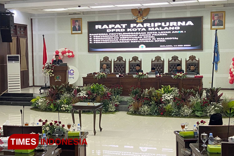 Suasana pengesahan Perda Kota Layak Anak di ruang paripurna Gedung DPRD Kota Malang. (FOTO: Rizky Kurniawan Pratama/TIMES Indonesia)