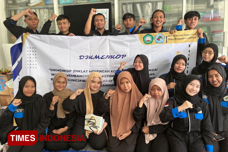 Anggota UKM Kopma Ilham Ramadhan Unisma Malang usai melaksanakan kegiatan Pendidikan dan Pelatihan Menengah Koperasi. (FOTO: AJP TIMES Indonesia)