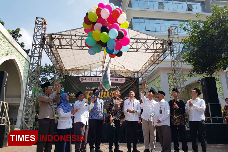 Pembukaan acara festival kuliner khas Malang yang digelar Unisma, Rabu (15/5/2024). (FOTO: Achmad Fikyansyah/TIMES Indonesia)