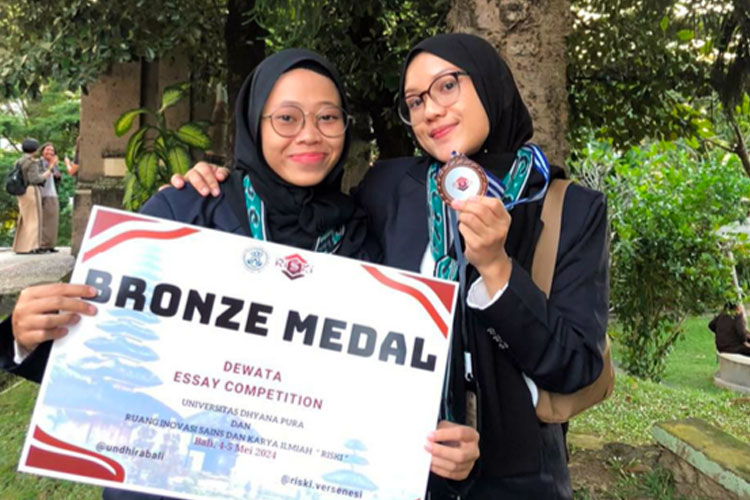 Dewata Essay Competition, Mahasiswa UIN Malang Raih Medali Perunggu