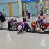 Jemaah Haji Makassar Sujud Syukur, Tenang Saat Tiba di Arab Saudi
