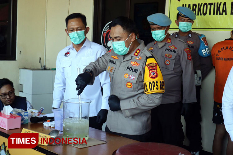 Polres Majalengka musnahkan barang bukti sabu sabu. (FOTO: Jaja Sumarja/TIMES Indonesia)