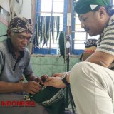 Berawal Otodidak, Blangkon Karya Mantan MC Manten di Kediri Laris Hingga Luar Pulau 