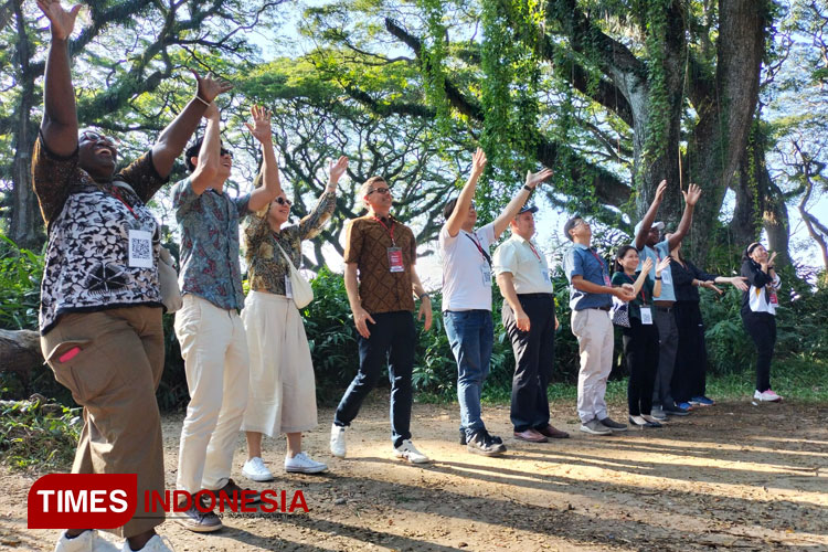 Tim Ambassador Goes To Kampung KB Kulik Sejarah Hutan Djawatan Banyuwangi