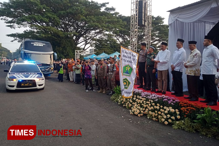 1.195 Jemaah Diberangkatkan, Pj Wali Kota Titip Doa untuk Kebaikan Kota Malang