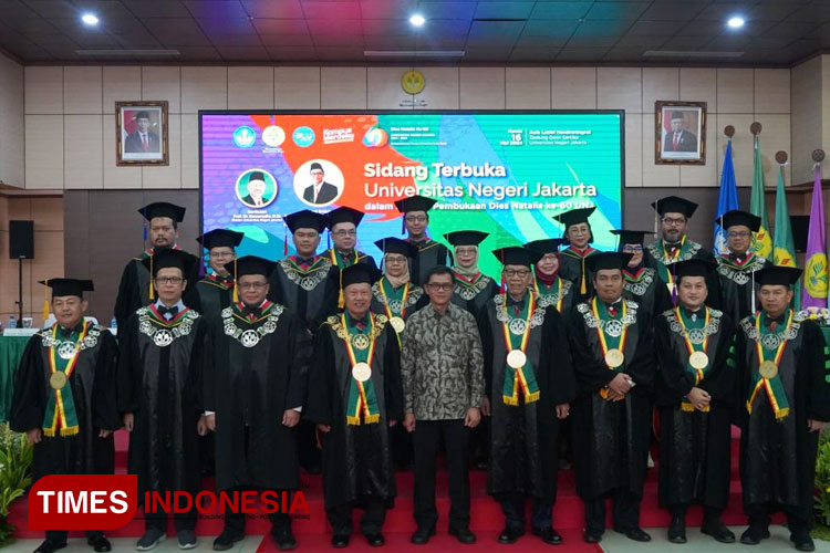 Dirjen Diktiristek Beri Orasi Ilmiah Pada Dies Natalis Ke-60 UNJ: