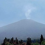 Aktivitas Vulkanik Gunung Slamet Meningkat, Zona Bahaya Diperluas