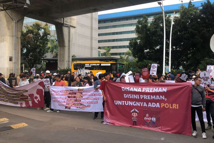 Massa Beri Dukungan ke Kapolri Untuk Menindaklanjuti Premanisme PT SKB. (FOTO: ist)