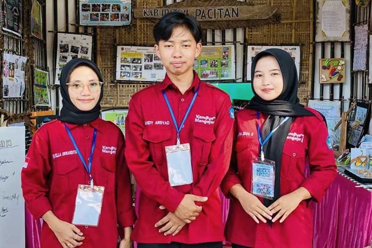 Mahasiswa Kampus Mengajar angkatan 7 STKIP PGRI Pacitan tengah mengikuti pameran di Museum Mpu Tantular Sidoarjo. (FOTO: Sugiyono for TIMES Indonesia)