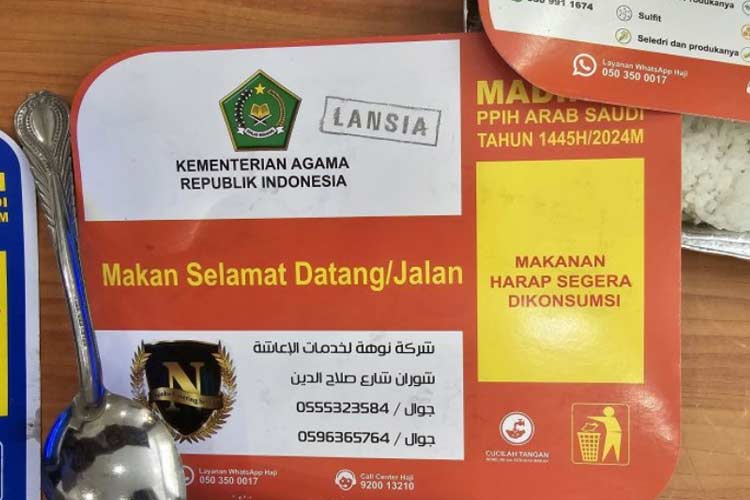 Sampel makanan yang diuji coba sebelum didistribusikan kepada para peserta calon haji yang tiba di Madinah. (Foto: Antara/MCH 2024)