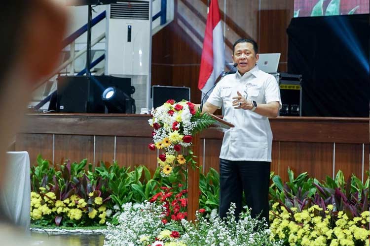 Ketua MPR RI Bambang Soesatyo saat membuka Kejuaraan Nasional Turnamen Robotika Indonesia 2024 Piala Ketua MPR RI Jakarta, Jumat (17/5/24).